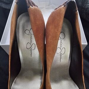 Jessica Simpsons high heels